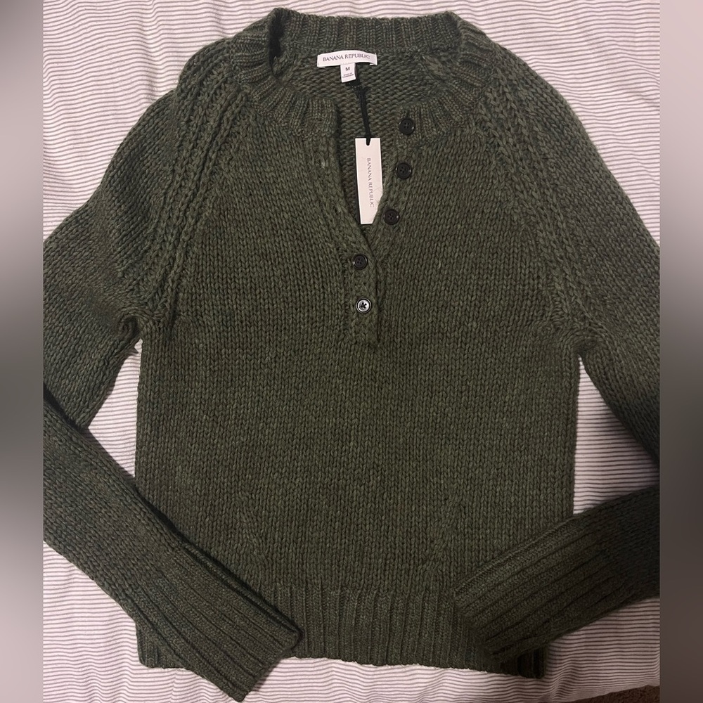 Banana Republic Olive Women's Crew Neck Sweater